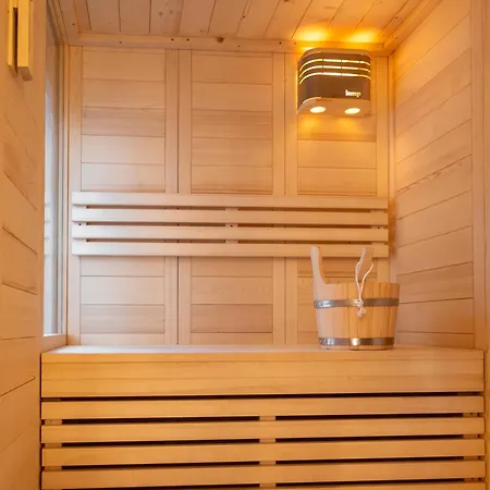 Derouse Eva Suite Jacuzzi & Sauna-3
