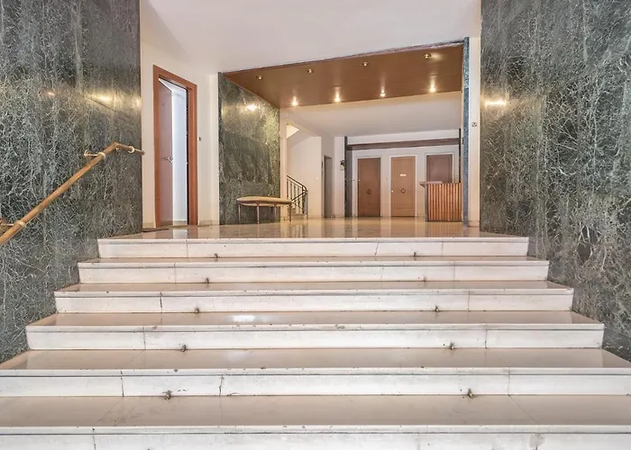 Stylish Luxury Apartment At Ampelokipi Metro Station